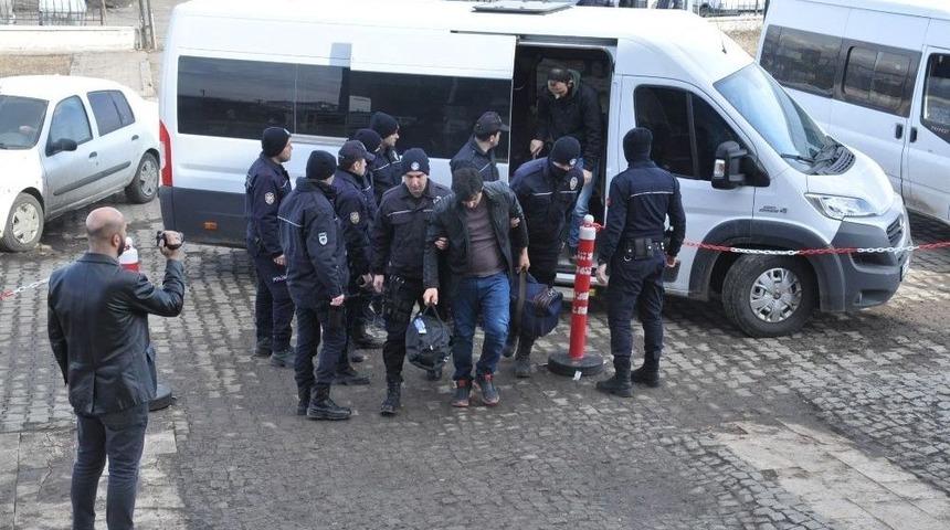 Kars&rsquo;ta Fet&ouml;&rsquo;n&uuml;n Egm Mahrem Yapılanmasına Operasyon: 6 G&ouml;zaltı