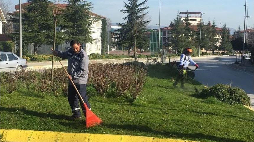 Sapanca&rsquo;da Yeşil Alanlar Elden Ge&ccedil;iriliyor
