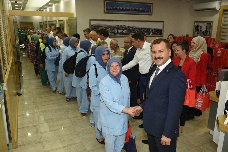 Başkan Yılmaz Personelleriyle Bayramlaştı G2