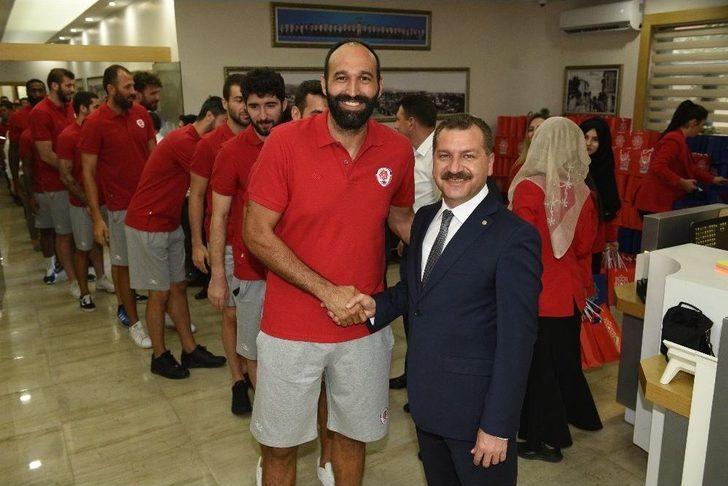 Başkan Yılmaz Personelleriyle Bayramlaştı G4