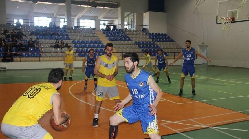 İn&ouml;n&uuml; &Uuml;niversitesi&rsquo;nde Kamp&uuml;s Ligleri Devam Ediyor