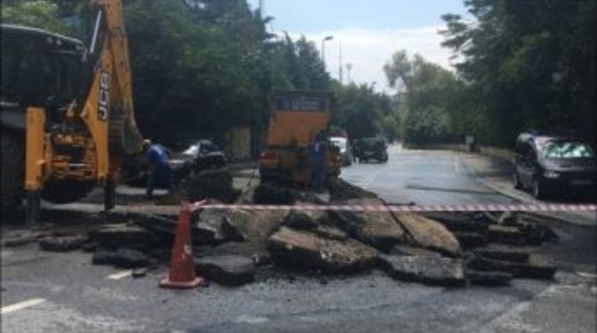 Sağanak Yağışın Ardından Beylerbeyi&rsquo;nde Yol &Ccedil;&ouml;kt&uuml;