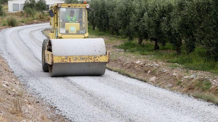 Manisa&rsquo;da 28 Mahalleyi Sevindiren Asfalt &Ccedil;alışması