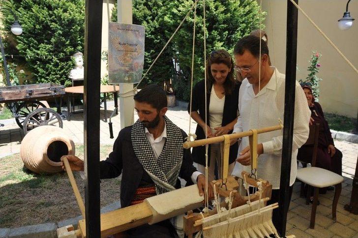 Türkiye’nin Değişik İllerinden Gelen Dokumacılar Hünerlerini Sergiledi G4