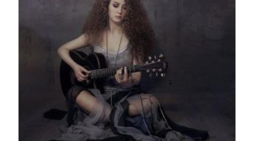 Sena Şener İzmir&rsquo;i Sallayacak