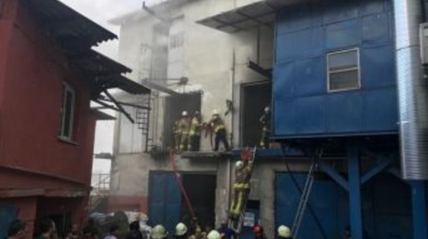 Bayrampaşa&rsquo;da &Ccedil;ay Kazanı &Uuml;retim At&ouml;lyesinde Yangın