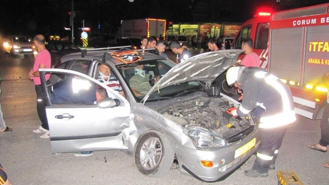 Otomobiller &Ccedil;arpıştı: 5 Yaralı