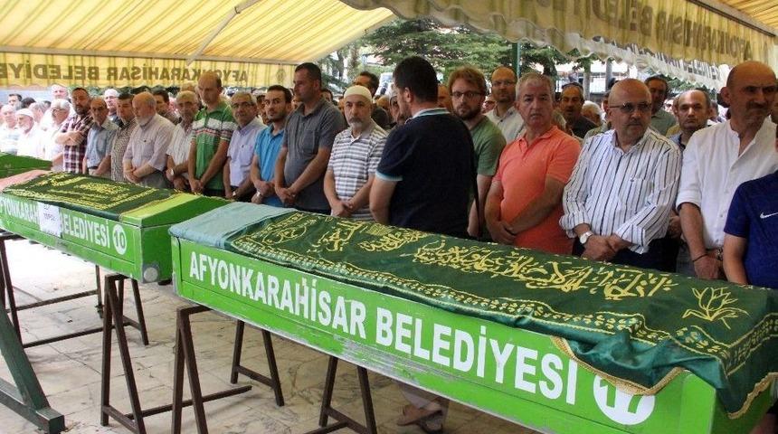 Talihsiz Anne Ve Kızı Toprağa Verildi