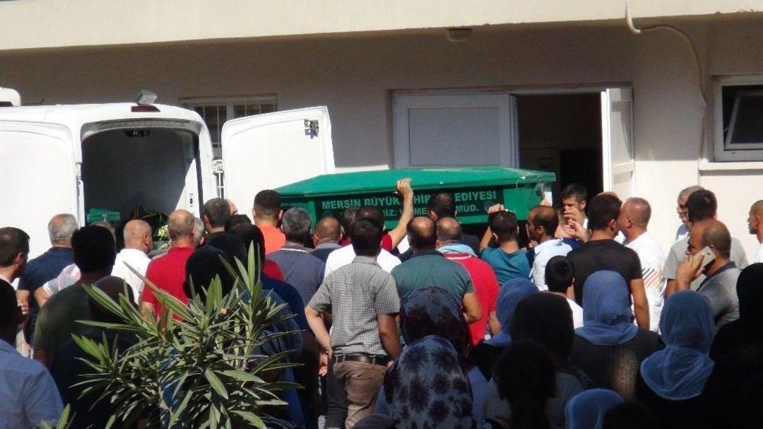 Mersin&rsquo;deki Aile Faciasının Kurbanları Toprağa Verildi