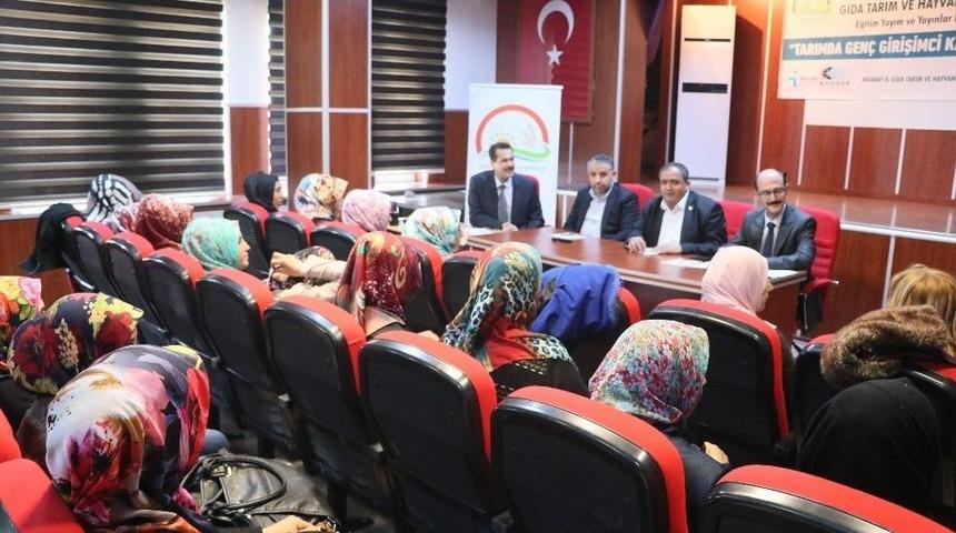Aksaray&rsquo;da Kadın &Ccedil;ift&ccedil;ilere Girişimcilik Eğitimi
