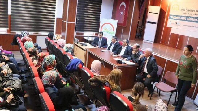 Aksaray’da Kadın Çiftçilere Girişimcilik Eğitimi