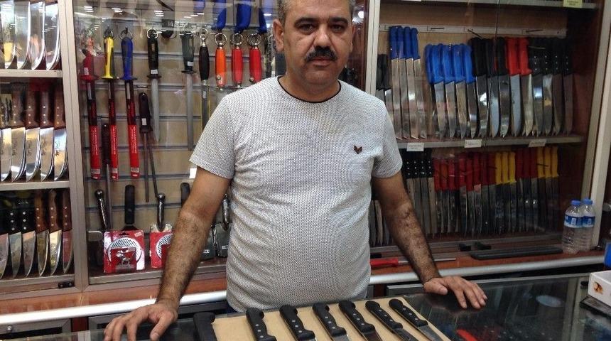 Vatandaşlar, Bıçakçılara Akın Ediyor