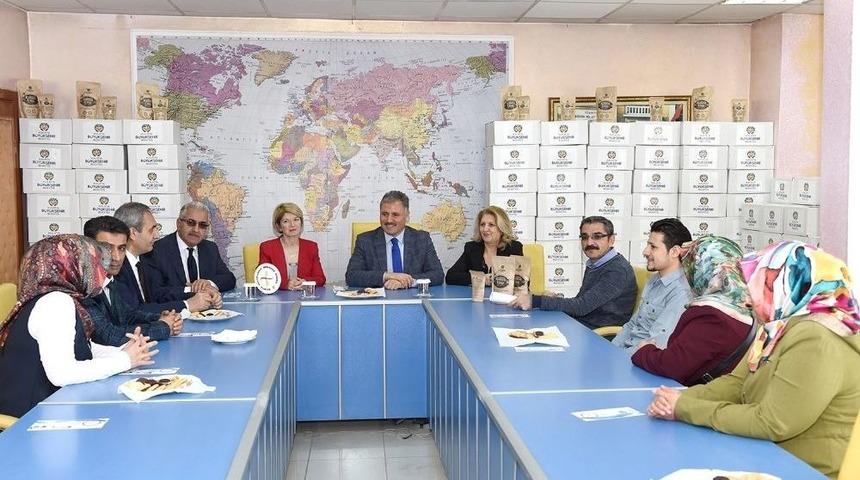 B&uuml;y&uuml;kşehirden &Ccedil;&ouml;lyak Hastalarına Gl&uuml;tensiz Un Ve Bulgur