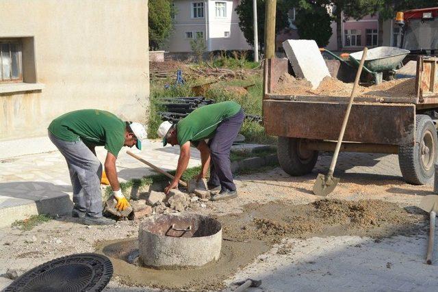 Şuhut’ta Yağmur Suyu Hattı Çalışmaları Devam Ediyor