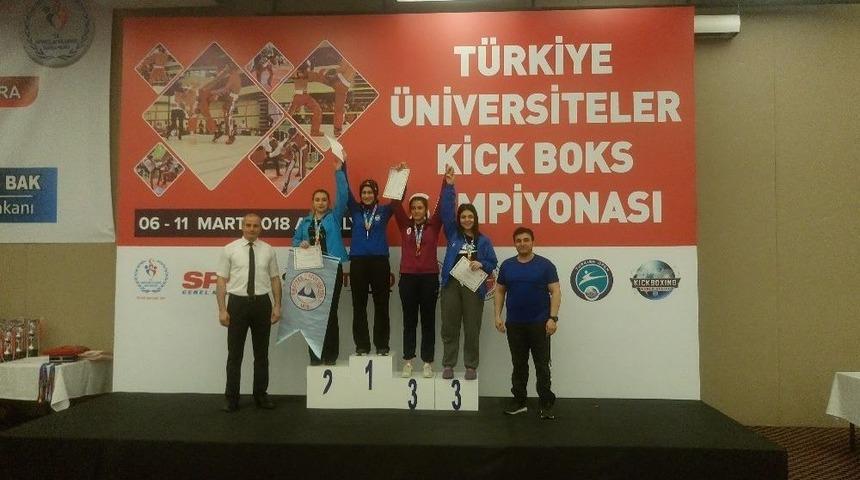 Kick Boks&rsquo;ta Er&uuml;&rsquo;l&uuml; Sporcuların Başarısı