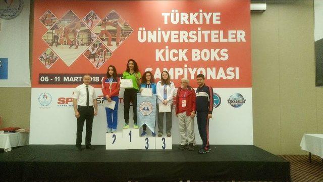 Kick Boks’ta Erü’lü Sporcuların Başarısı