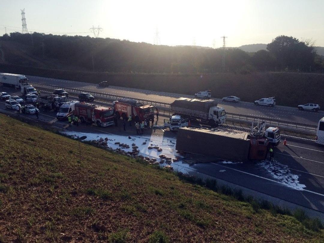 3. K&ouml;pr&uuml; Yolunda Kaza: 1 &Ouml;l&uuml;, 2 Yaralı