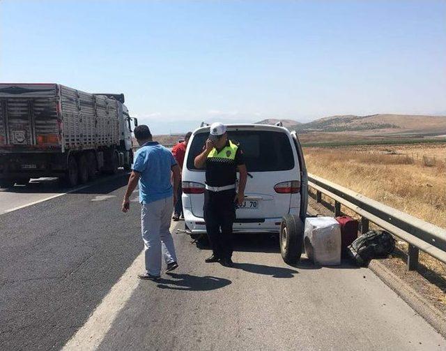 Yolda Kalan Sudanlı Aileye Polis Yardım Elini Uzattı