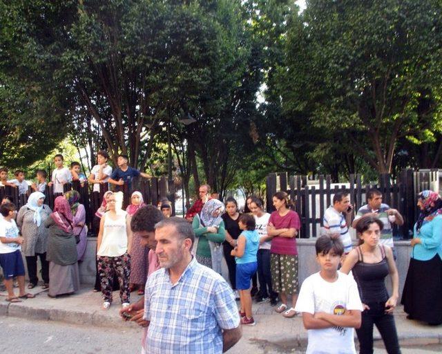 Üsküdar’da Mobilya Atölyesinde Yangın Paniği