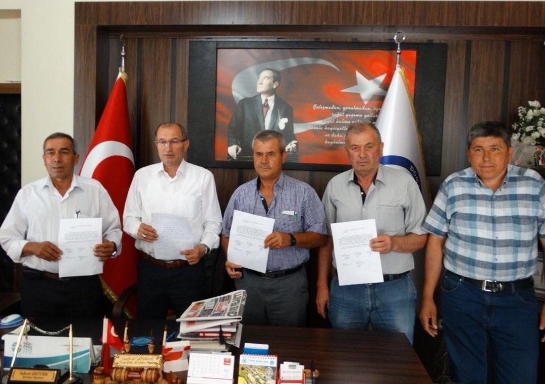 Muhtarlar Toplu Balık &Ouml;l&uuml;mleri İ&ccedil;in Su&ccedil; Duyurusunda Bulundu