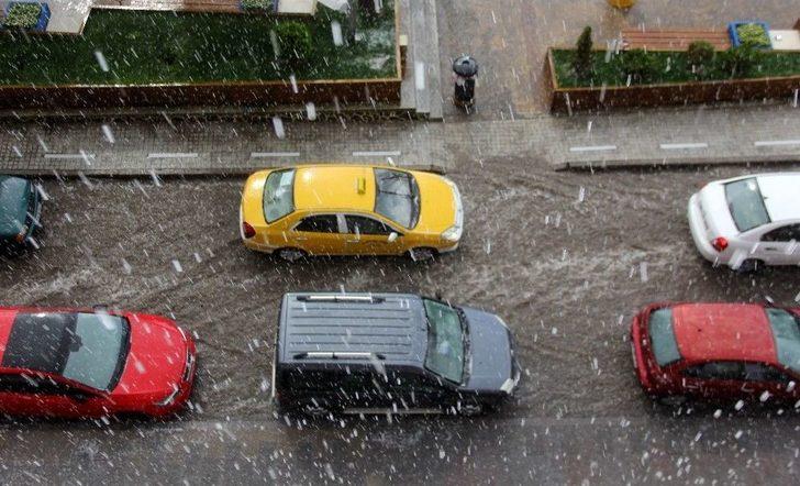 Erzurum’da Sağanak Sele Dönüştü G4
