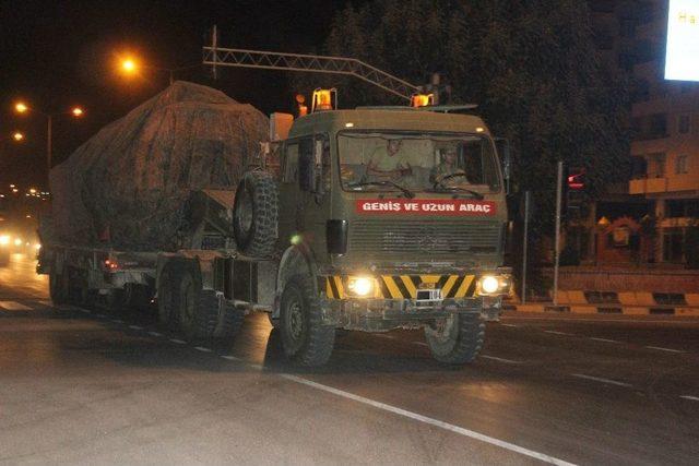 Suriye Sınırına Tank İle Fırtına Obüs Sevkiyatı Yapıldı