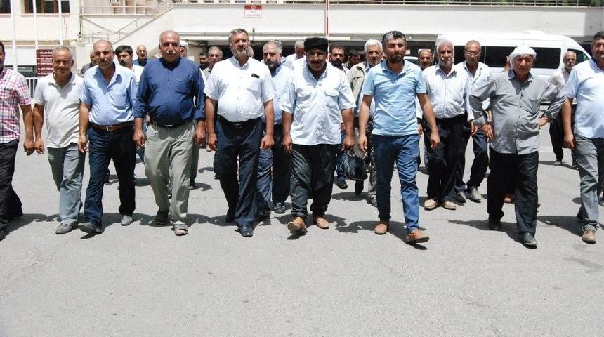 Çiftçilerden Dsi Önünde Su Protestosu