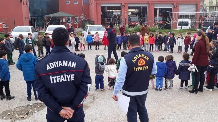 Geleceğin İtfaiyecileri Hortumu Eline Aldı