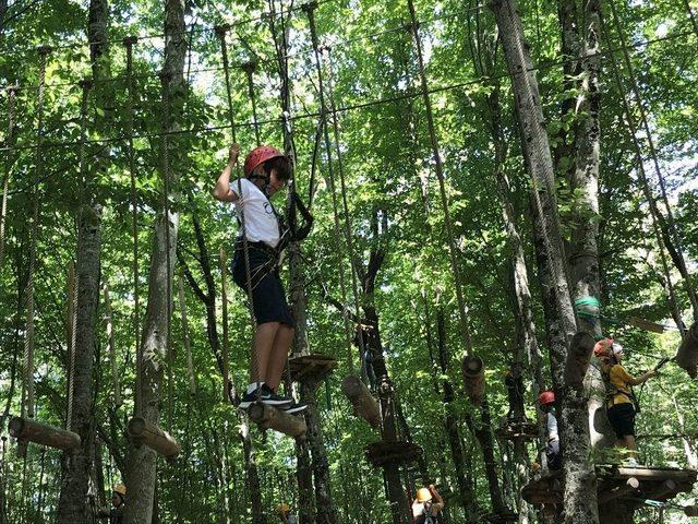 Adrenalin Tutkunlarının Adresi Kemerburgaz’daki Macera Parkı