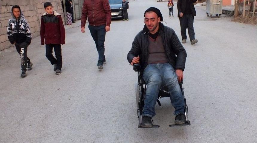 Vanlı Amcan’dan Engelli Vatandaşa Akülü Araç