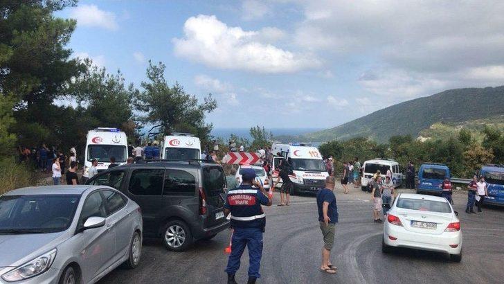 Yolcu Midibüsü Uçuruma Yuvarlandı, Çok Sayıda Yaralı Ve Ölü Var G4