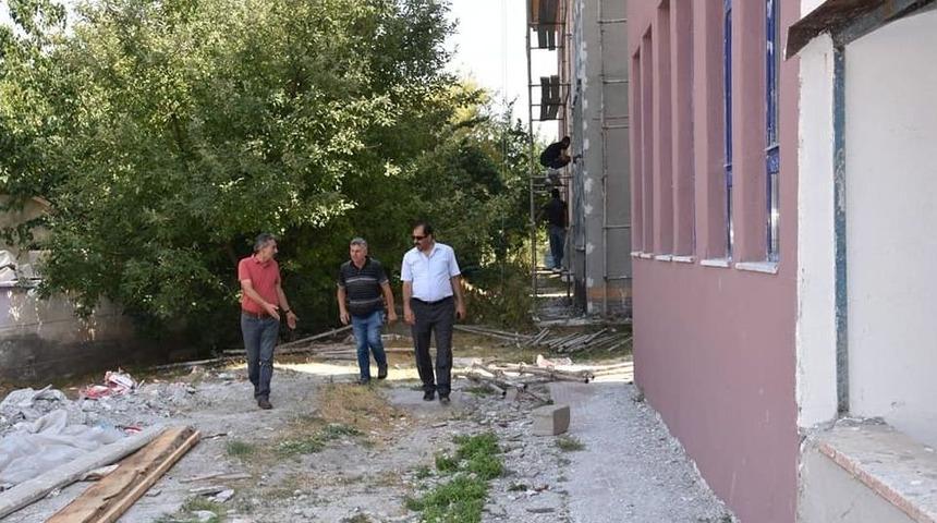 Milli Eğitim Müdürü Gün, Okul Ziyaretlerini Sürdürüyor