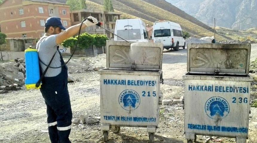 Hakkari&rsquo;deki &Ccedil;&ouml;p Konteynerleri Dezenfekte Edildi