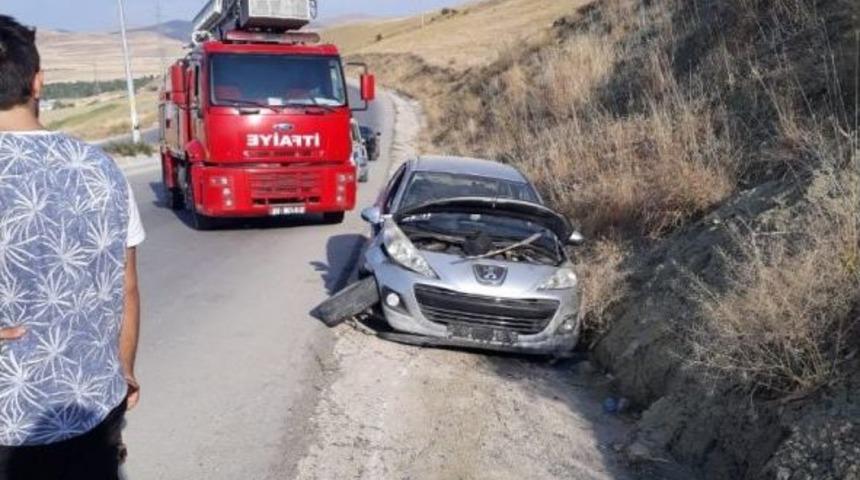 Van&rsquo;da Trafik Kazası: 2 Yaralı