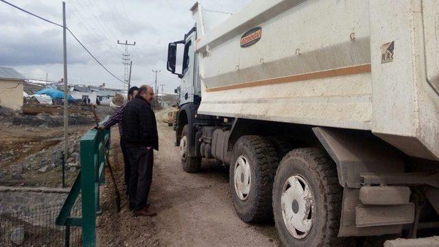 Kars İl Özel İdaresi Yolları İyileştiriyor