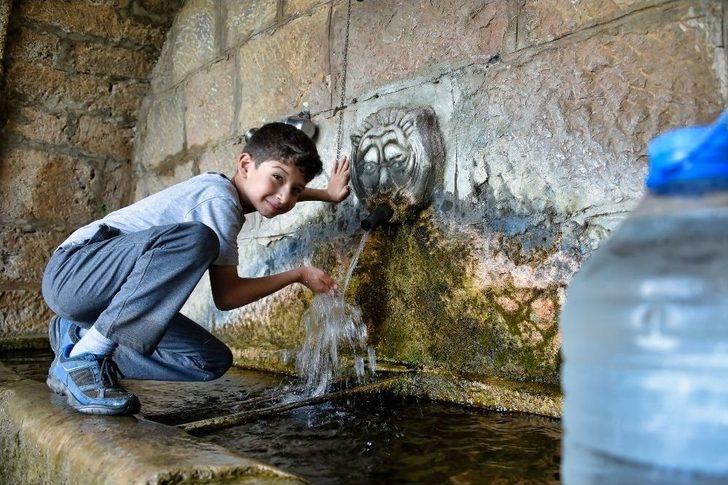 Bu Çeşmenin Hikayesi De Suyu Da Çok Güzel G3