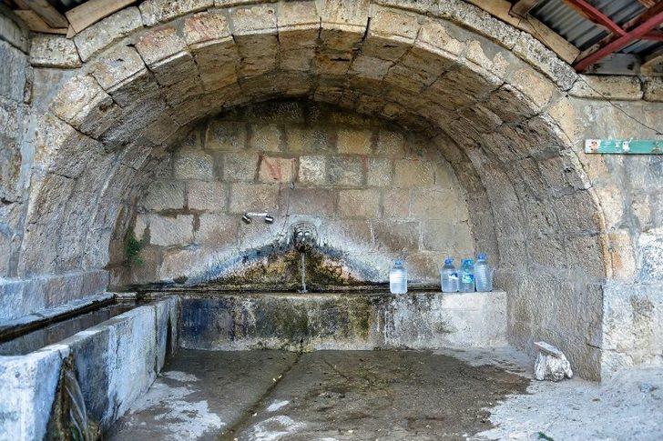 Bu Çeşmenin Hikayesi De Suyu Da Çok Güzel G5