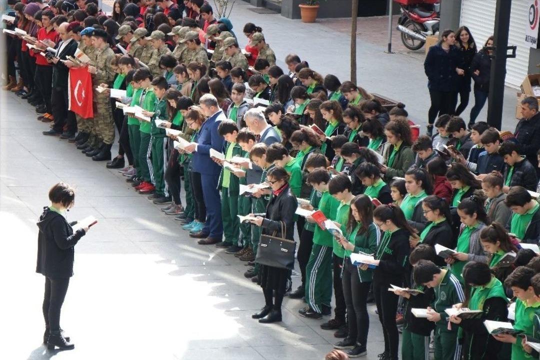 Samsun&rsquo;da Bin 200 &Ouml;ğrenci Tek V&uuml;cut Olup Kitap Okudu