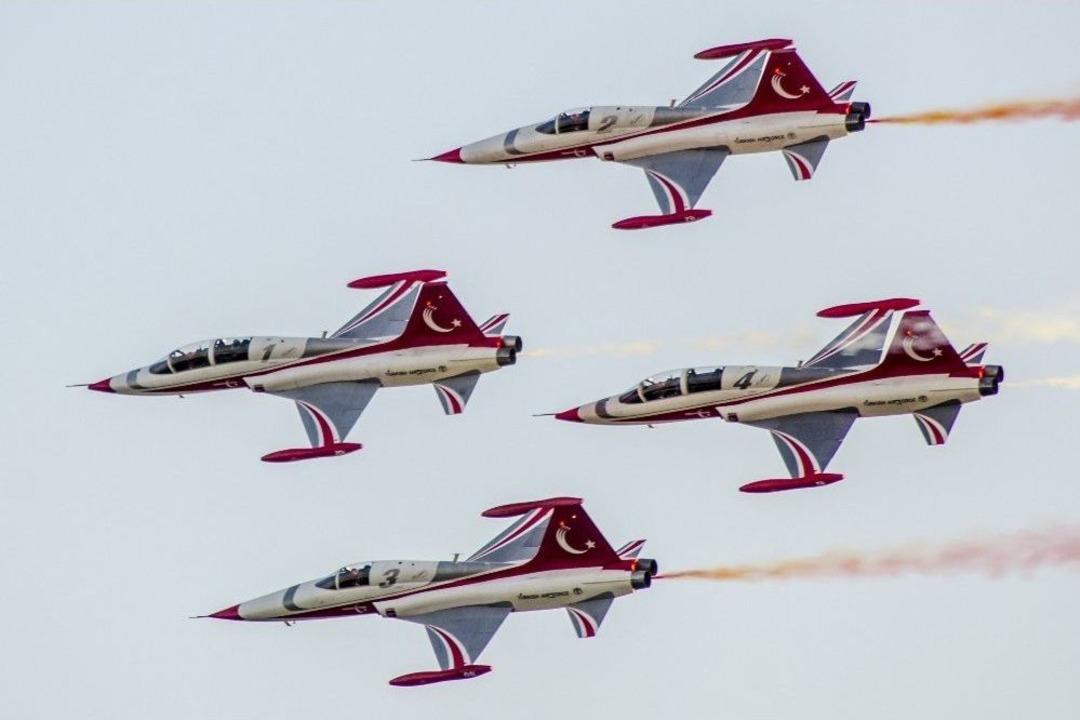 T&uuml;rk Yıldızları&rsquo;ndan Nefes Kesen Prova U&ccedil;uşu