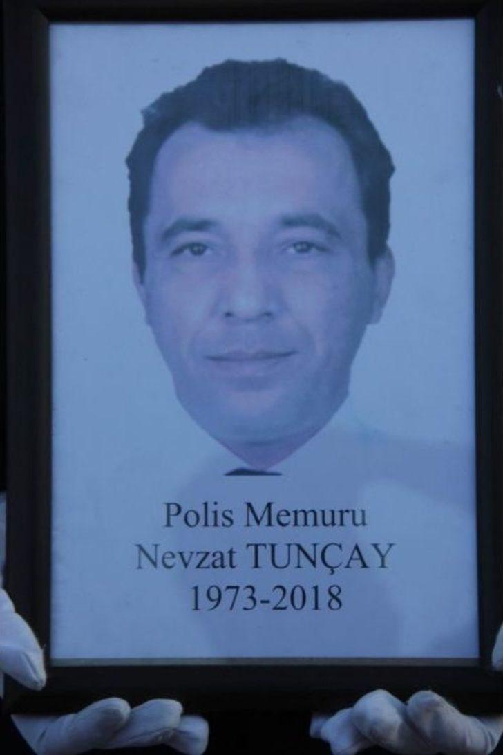 Kalbine Yenik Düşen Polis İçin Tören Düzenledi G5