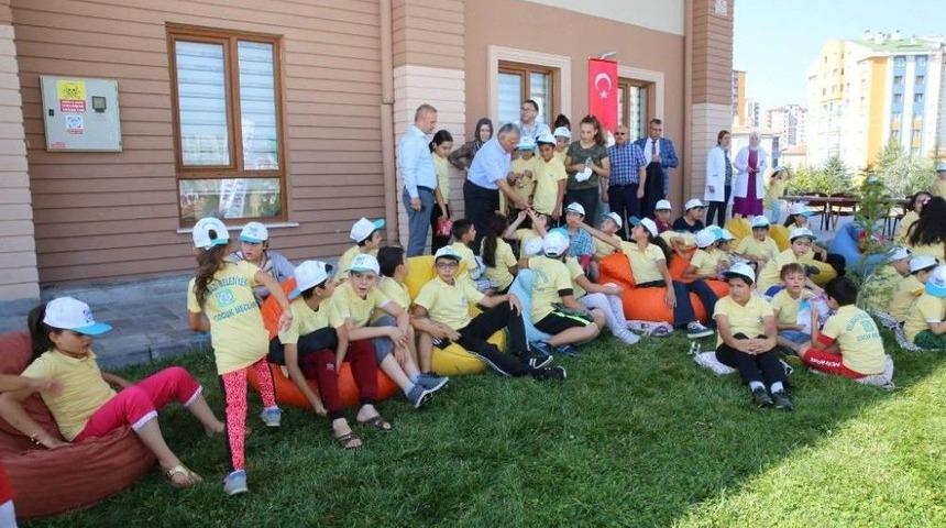 Başkan B&uuml;y&uuml;kkılı&ccedil;, Yaz Okulu &Ouml;ğrencileri İle Spor Yaptı