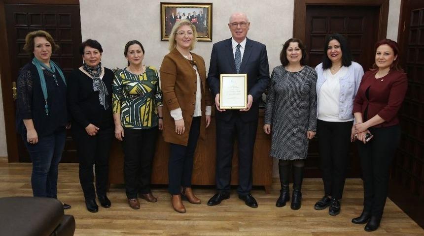 Kadınlar Odunpazarı&rsquo;nda Mutlu