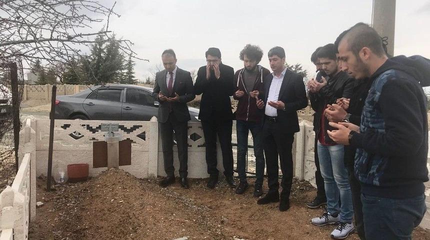 Geleceğin Doktorları, Silahlı Saldırıda &Ouml;len Başhekimi Mezarı Başında Andı