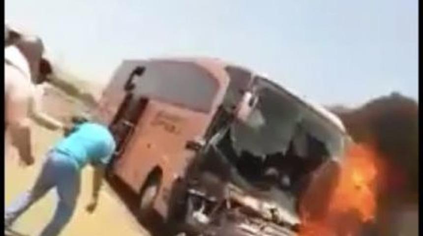 Antalyalı Hacı Adaylarını Taşıyan Otob&uuml;s Medine&rsquo;de Alev Alev Yandı