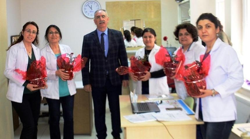 Başkan Kale Sağlık Çalışanlarının Bayramını Kutladı