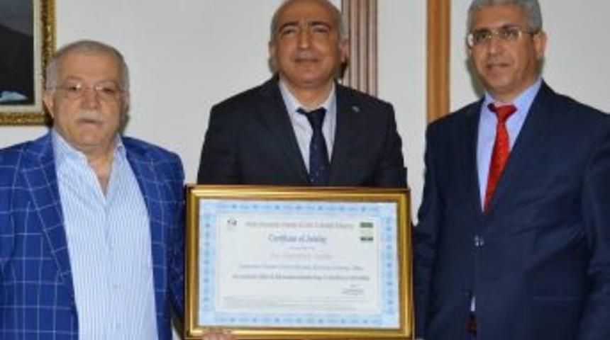 Matematik Ve Fen Bilimleri Eğitimi B&ouml;l&uuml;m Başkanı Do&ccedil;. Dr. Abdullah Aydın, Vali Şent&uuml;rk&rsquo;&uuml; Ziyaret Etti