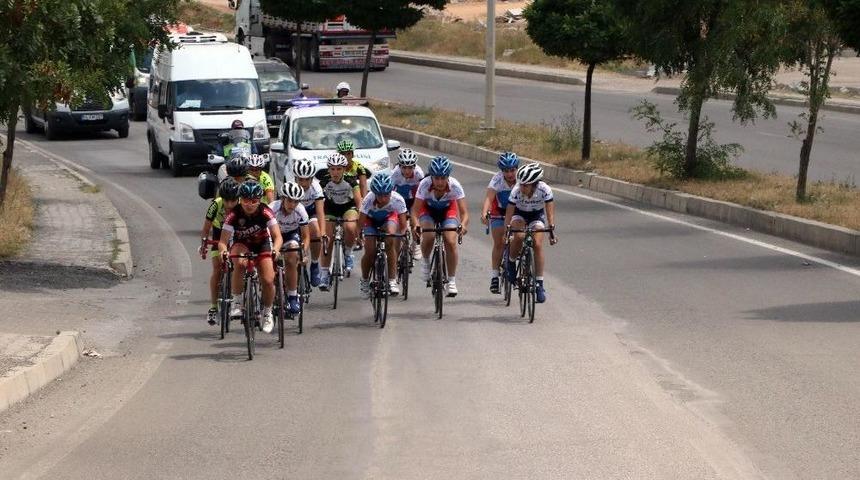 Yozgat&rsquo;ta Y&uuml;zlerce Sporcu T&uuml;rkiye Şampiyonası Yol Yarışları&rsquo;nda Pedal &Ccedil;evirdi