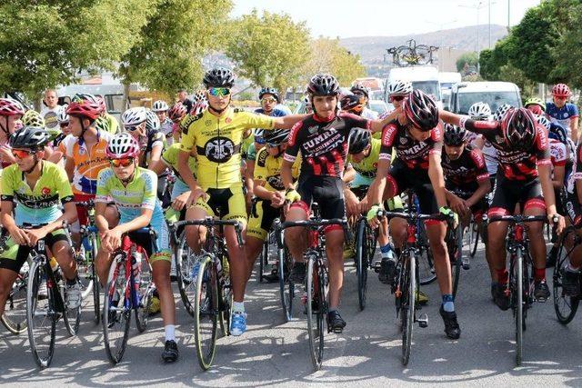 Yozgat’ta Yüzlerce Sporcu Türkiye Şampiyonası Yol Yarışları’nda Pedal Çevirdi