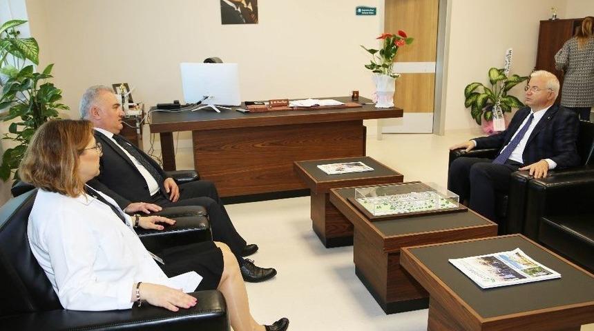 Yeni Açılan Hastaneye Duygulandıran Ziyaret