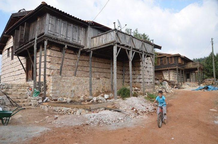 ’düğmeli Evler’ Yeniden Ayağa Kaldırılıyor G4